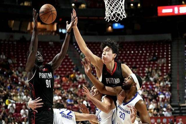 开云-Ning重要时刻战术调整，勇士带队取胜！