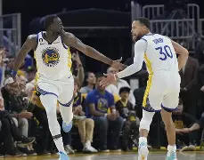 开云体育-Uzi巅峰对决，库里与50激战掘金分钟，逆转胜负难料！的简单介绍